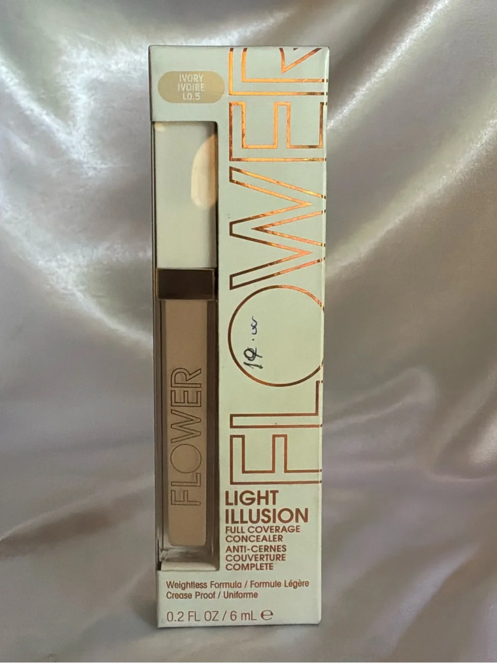 🌙✨🏷️ FLOWER Light Illusion Full Coverage Concealer - Ivory (0.5)